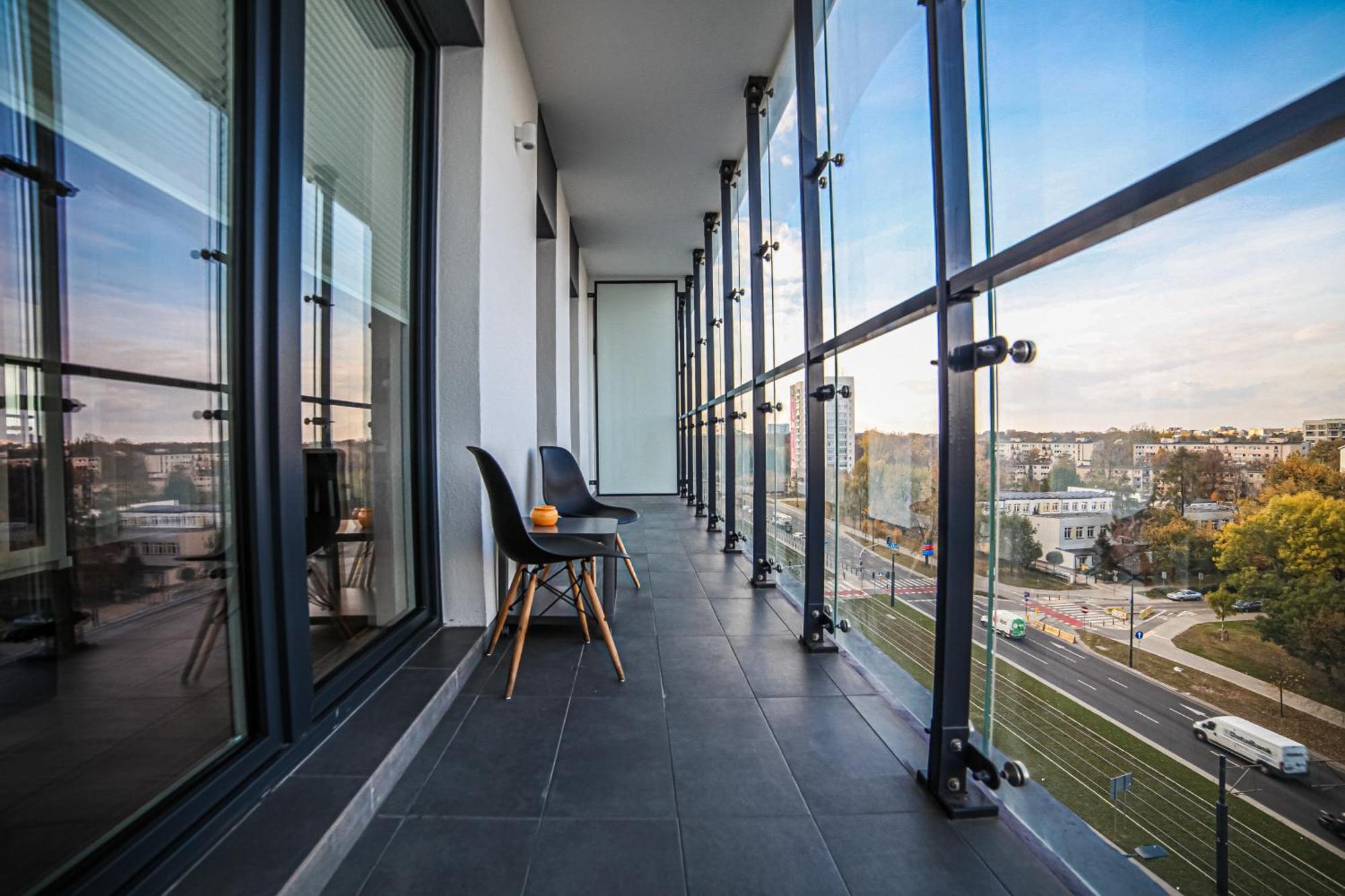 Big City Life Apartments - Bliska Wola Tower A Варшава Экстерьер фото
